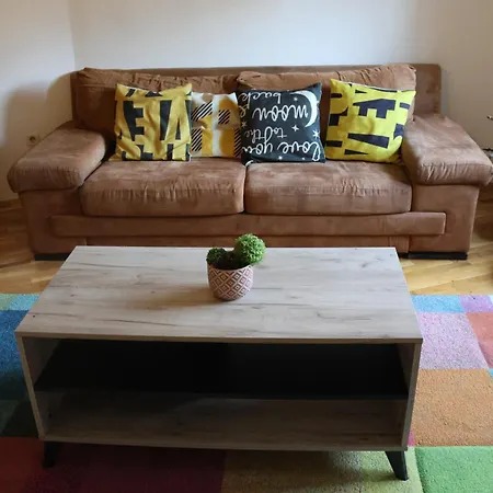 Stadler's Corner Apartment *