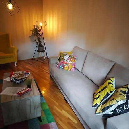 Stadler's Corner Apartment *