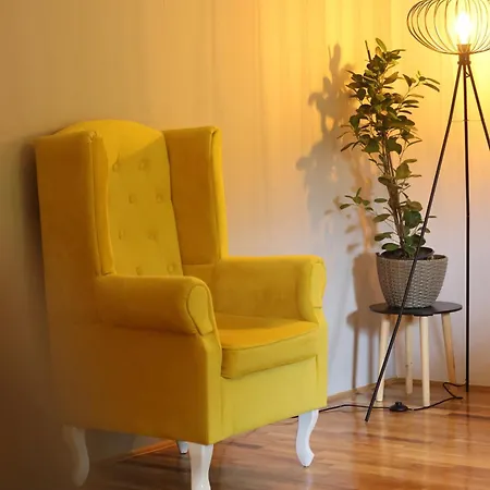 Stadler's Corner Apartment *